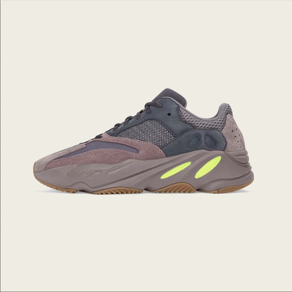 Yeezy mauve size 14